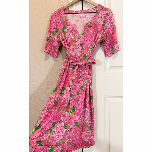 Lilly Pulitzer Dresses & Skirts - Lilly Pulitzer Silk Dress Daiquiri Pink Green Floral Print Tie Waist Size 10